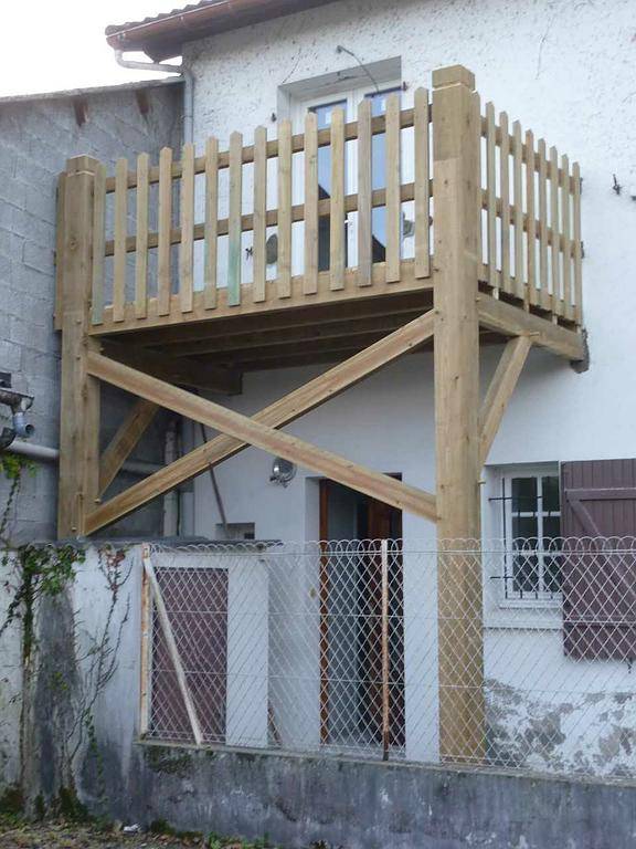 Balcon en bois sur-mesure